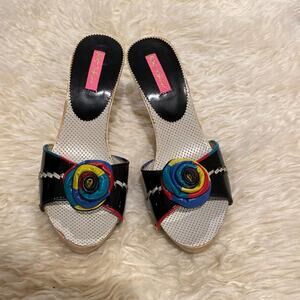 Betsey Johnson Black Claudia Stiletto Mules Patent Leather Wood Sz 10M Flower